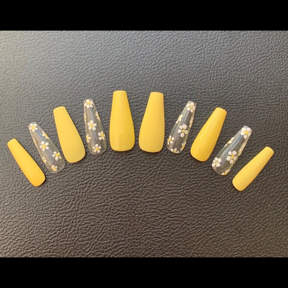 Hand crafted Press-on Nails with Nail Kit